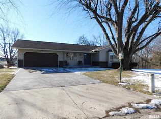 403 Elgin Ave, Washington, IL 61571