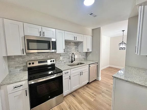 2nd image of 1014 Sandlin Pl APT B