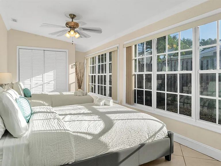 3221 Seaward Dr — Photo 24