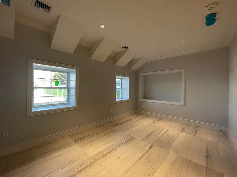 251 E Park Ave #1F — Photo 2