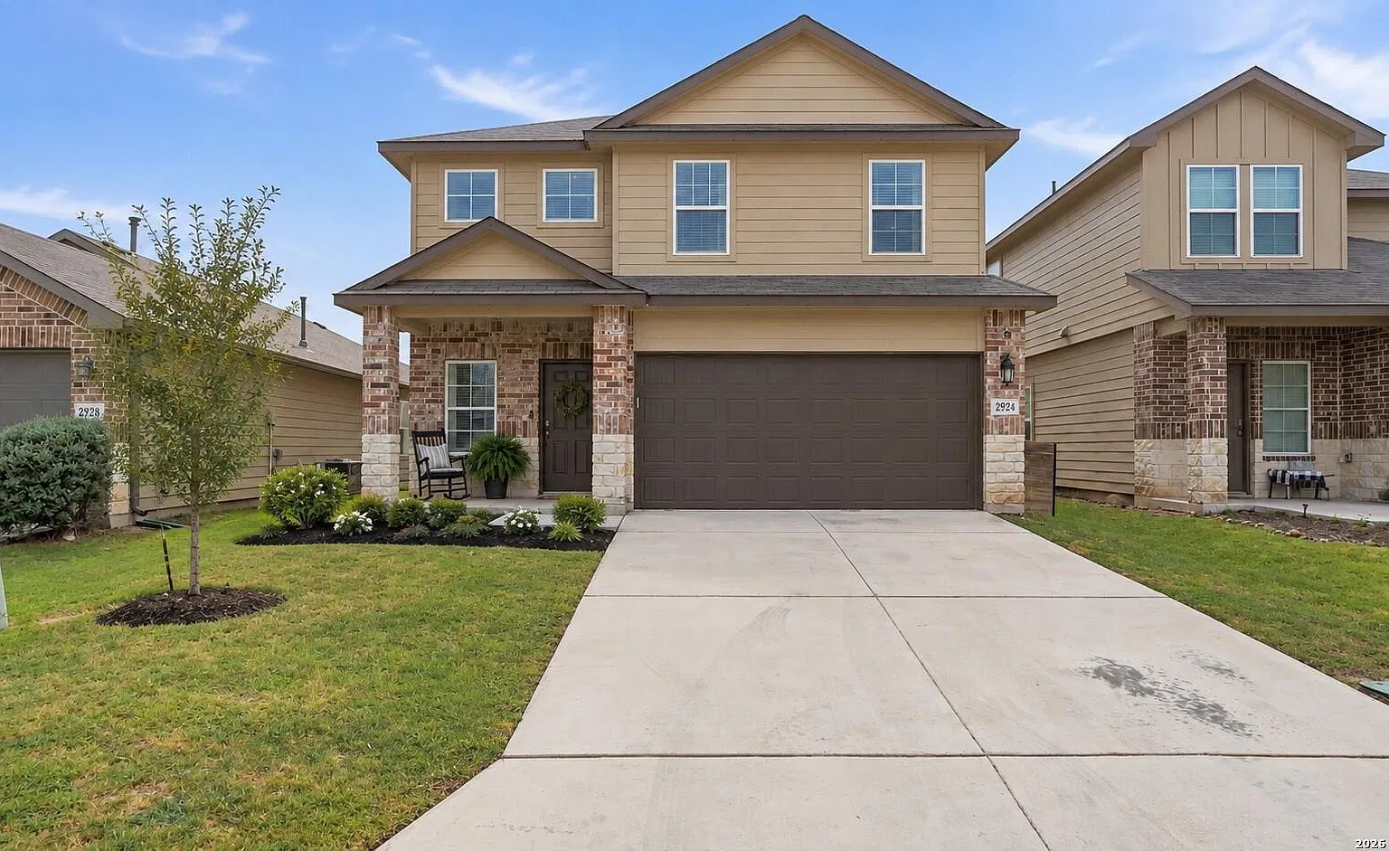 5 bed, 3.0 bath, 2430 sqft, $2,400 — Photo 1