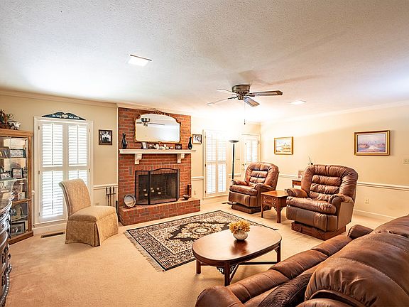 4th image of 159 Northwood Dr