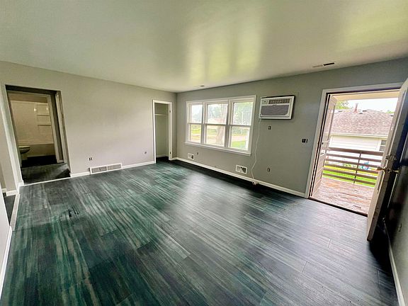 5th image of 1108 Douglas St