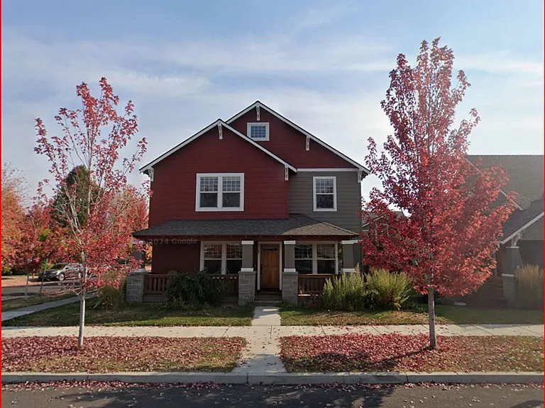 2728 NE Black Oak Pl — Photo 1