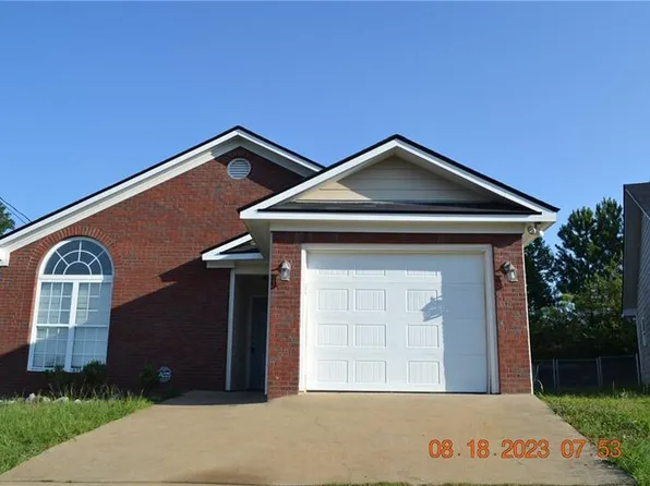 301 Sunny Ln, Phenix City, AL 36869