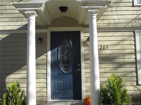 Lovely front door with welc...