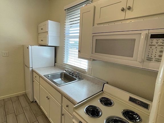 5th image of 1846 E Washington St Unit 10