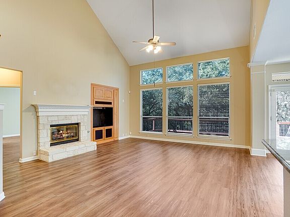 3rd image of 10612 Thoroughbred Dr