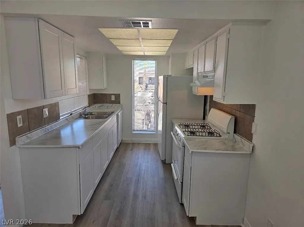 2 bed, 1.0 bath, 863 sqft, $950 — Photo 4