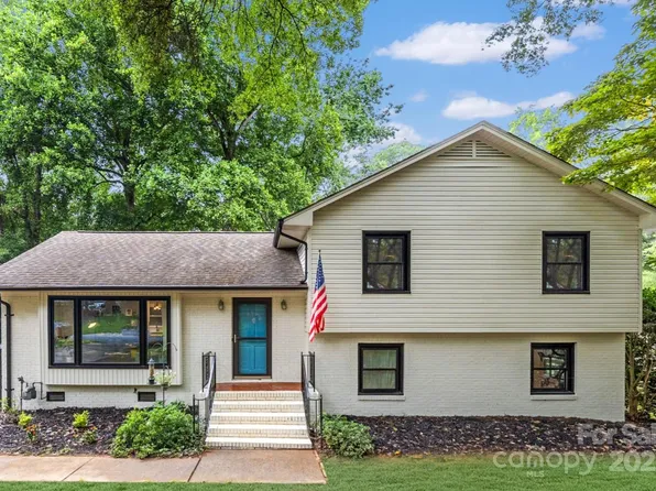 525 Kelford Ln, Charlotte, NC 28270