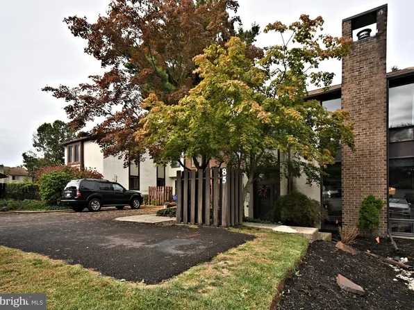 85 Queens Cir, Chalfont, PA 18914