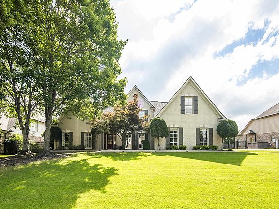 2nd image of 1584 Grand Cypress Dr