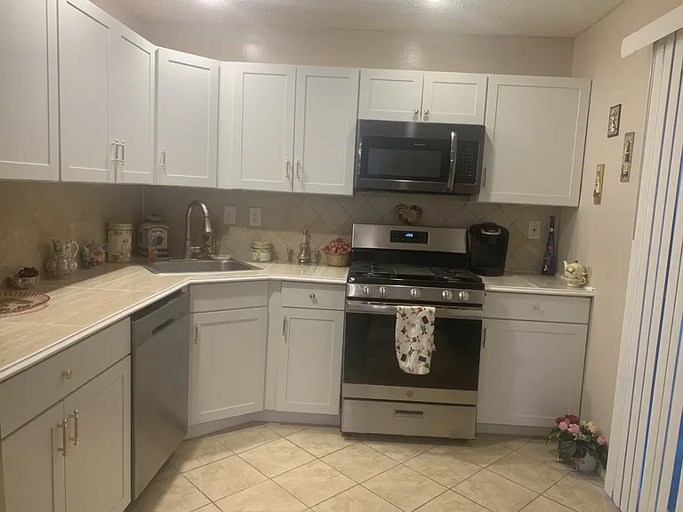 227 Lindsey Ct #1 — Photo 16