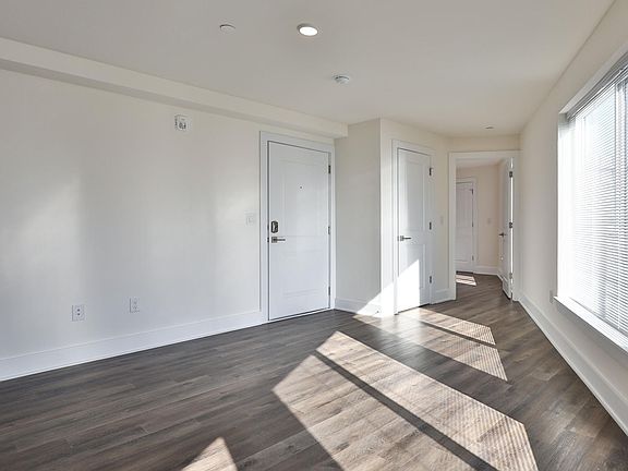 2nd image of 801 Aramingo Ave #A1