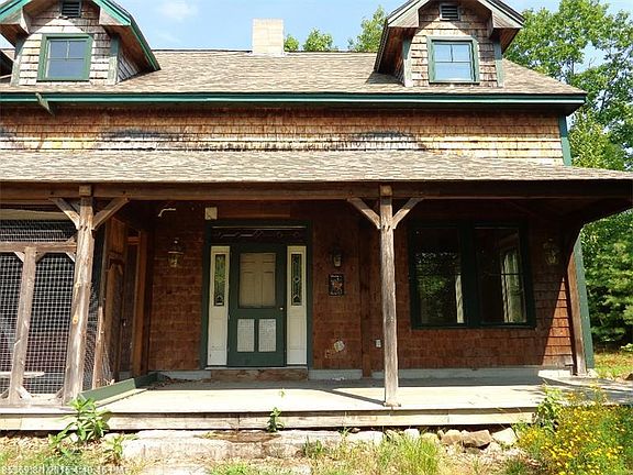 3rd image of 13 Deer Pond Ln