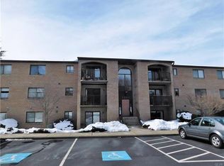 4509 N Hedgerow Dr, Allentown, PA 18103