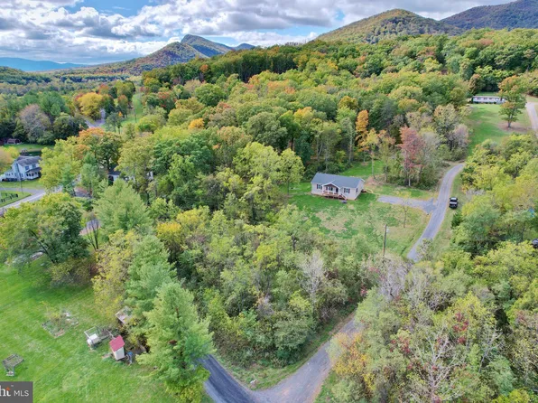 51 Messick Rd, Strasburg, VA 22657