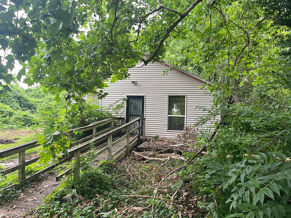 1st image of 2233 E Blaine Street