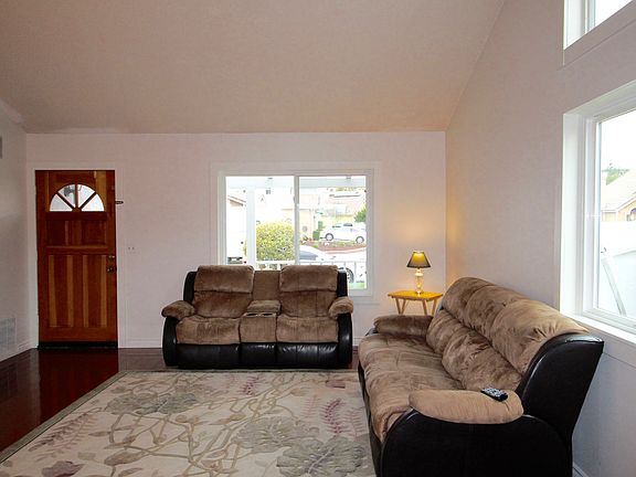 2nd image of 27646 Buckskin Dr