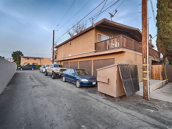 2nd image of 923 N Vineyard Ave