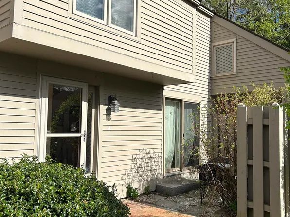 8 Briston Court, Bedford, NH 03110