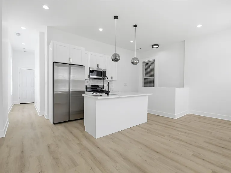 1838 N Damen Ave #3F — Photo 3