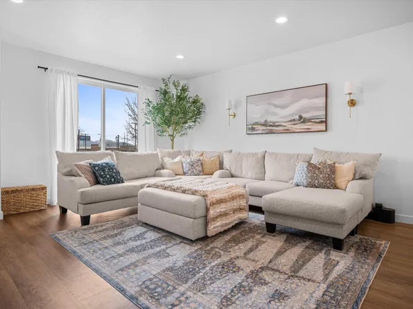 464 E Alice Way, Layton, UT 84041