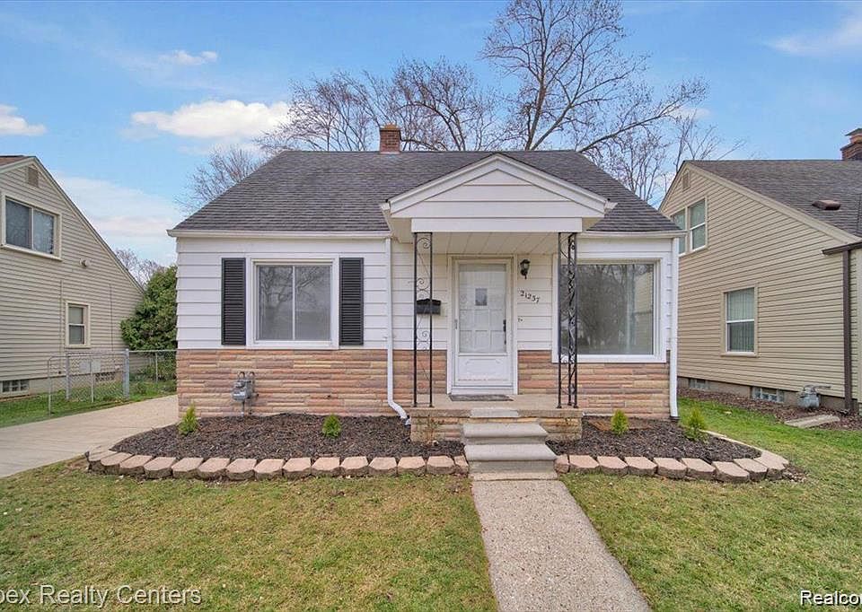 1st image of 21237 Carlysle St
