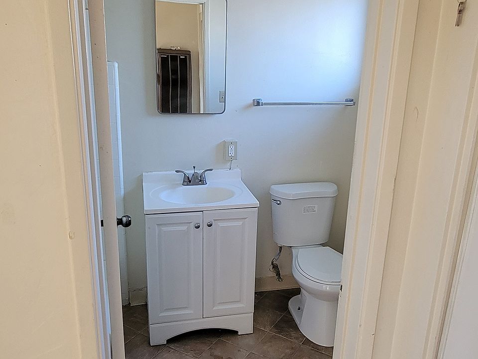 1st image of 423 N 26th St APT 3