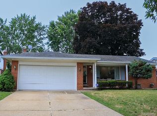 36483 Dover St, Livonia, MI 48150