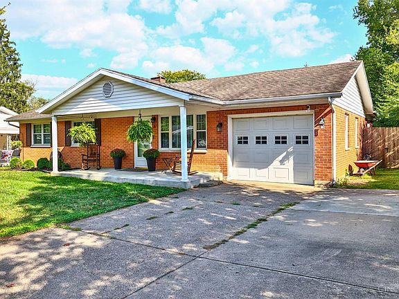 2nd image of 16 Rockford Dr