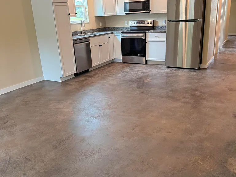 211 W Sunrise St #A — Photo 2