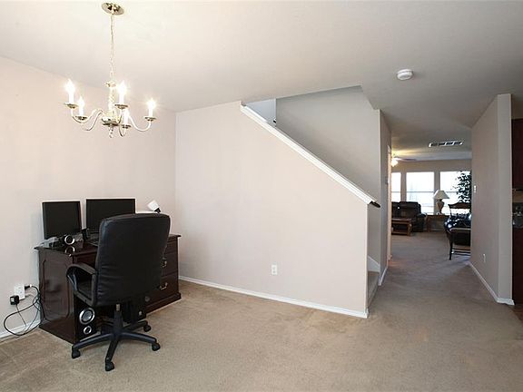 4th image of 8805 Chisholm Trl
