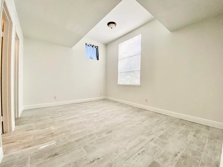1705 Palm Cove Blvd #201 — Photo 7