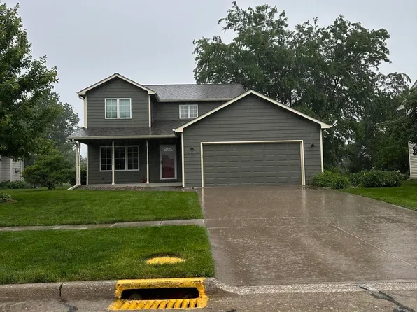 511 Larson Dr, Huxley, IA 50124