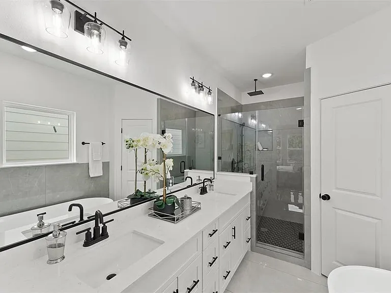 1207 Cavalcade St #B — Photo 16