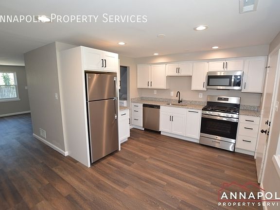 3rd image of 403 Harwood Pl