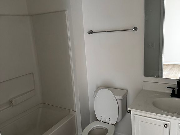 2nd image of 24 E Duncan St #24