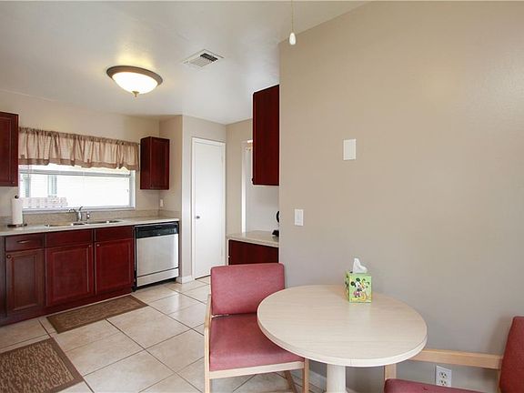 5th image of 3213 Feather Ln