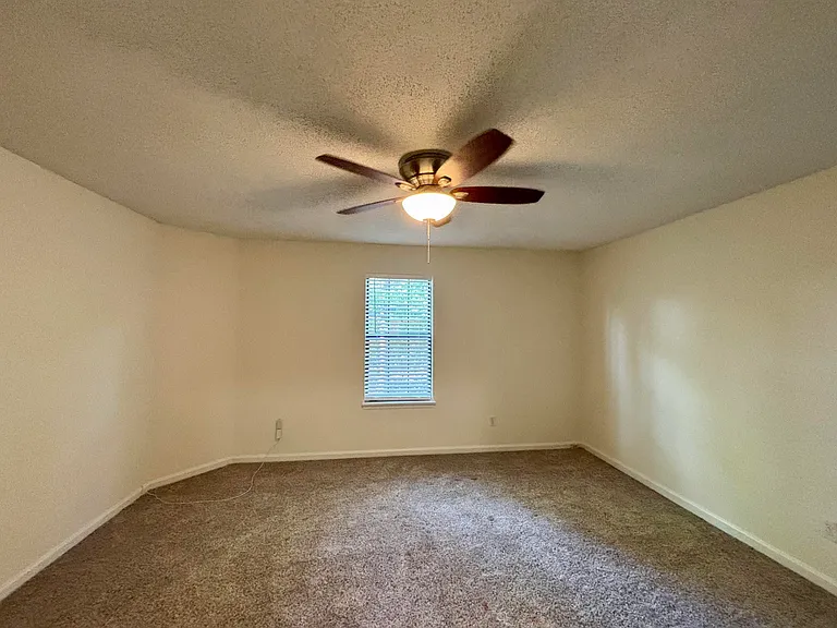 210 Foxdale Dr — Photo 15