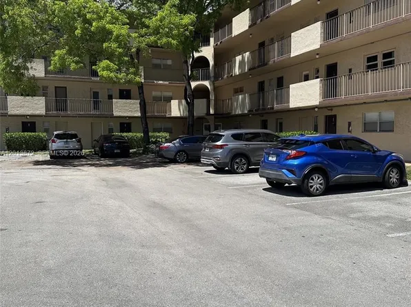 6061 N Falls Circle Dr APT 106, Lauderhill, FL 33319