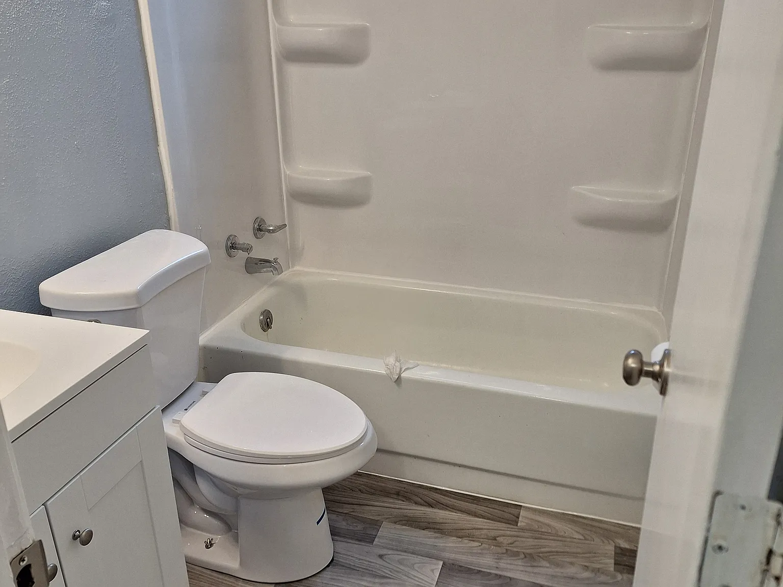 2 bed, 1600 sqft, $1,200 — Photo 3