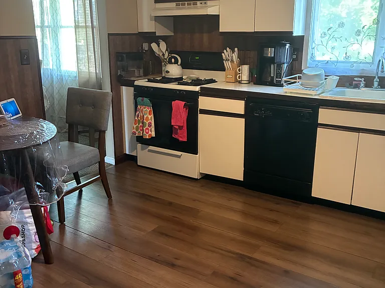 Spacious Eat-In Kitchen