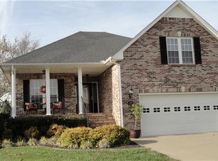127 Winfrey Ct, Pleasant View, TN 37146