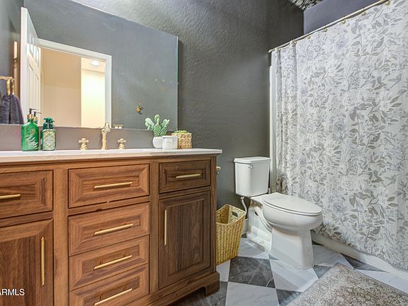 3rd image of 3022 S 105TH Glen