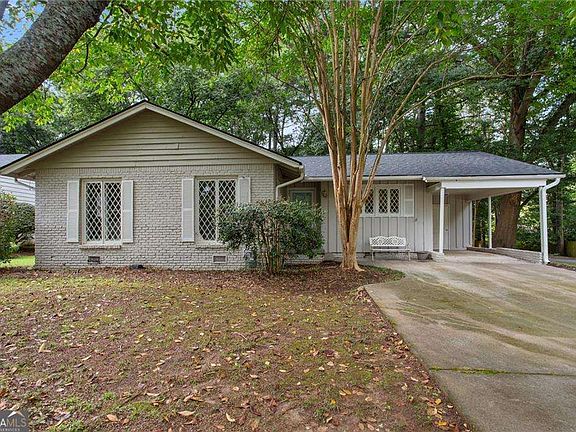 3rd image of 851 Cardova Dr NE
