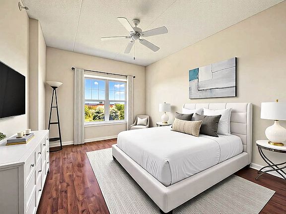 4th image of 101 Pointe Dr Unit 204