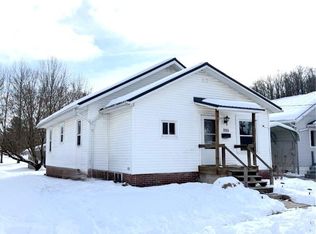 335 Packer St, Uhrichsville, OH 44683