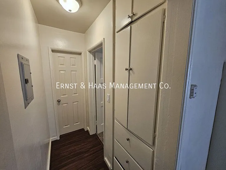436 W 4th St #1 — Photo 9