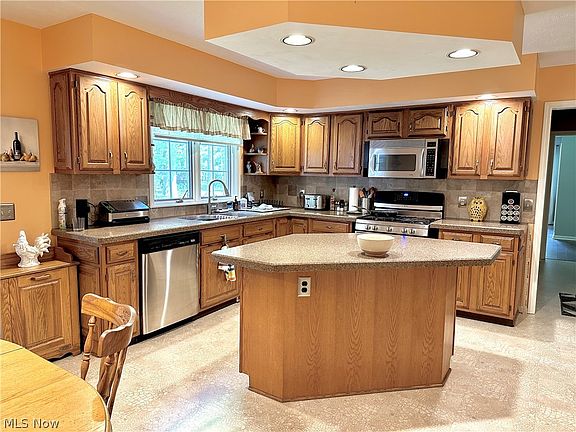 4th image of 5905 Dorrwood Dr